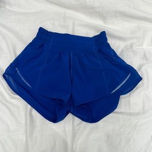 Lululemon Hotty Hot Low-Rise Lined Short 2.5”